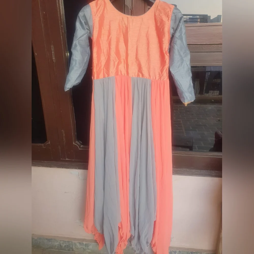 Gown  / Maxi / long one piece dress - Picture 4 of 5